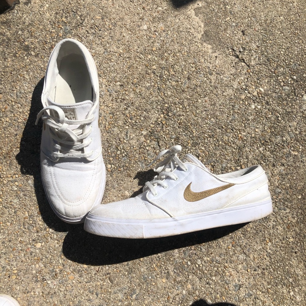 Cream and gold Nike SB janoski